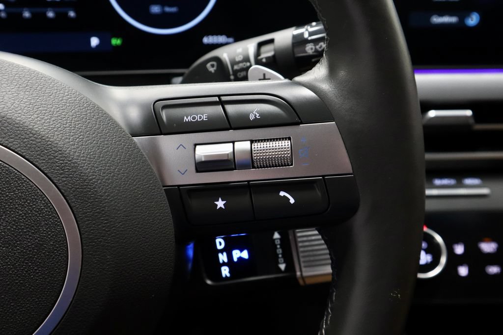 Used 2025 Hyundai Sonata Limited FWD image 36
