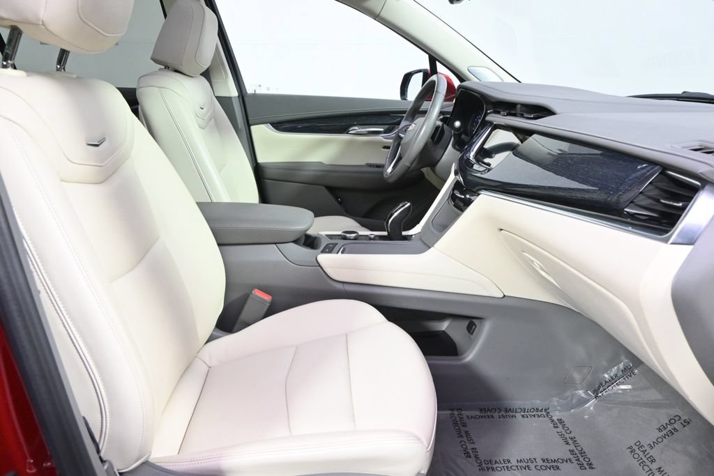 Certified 2024 Cadillac XT6 Premium Luxury w/ Technology Package AWD/4WD image 16
