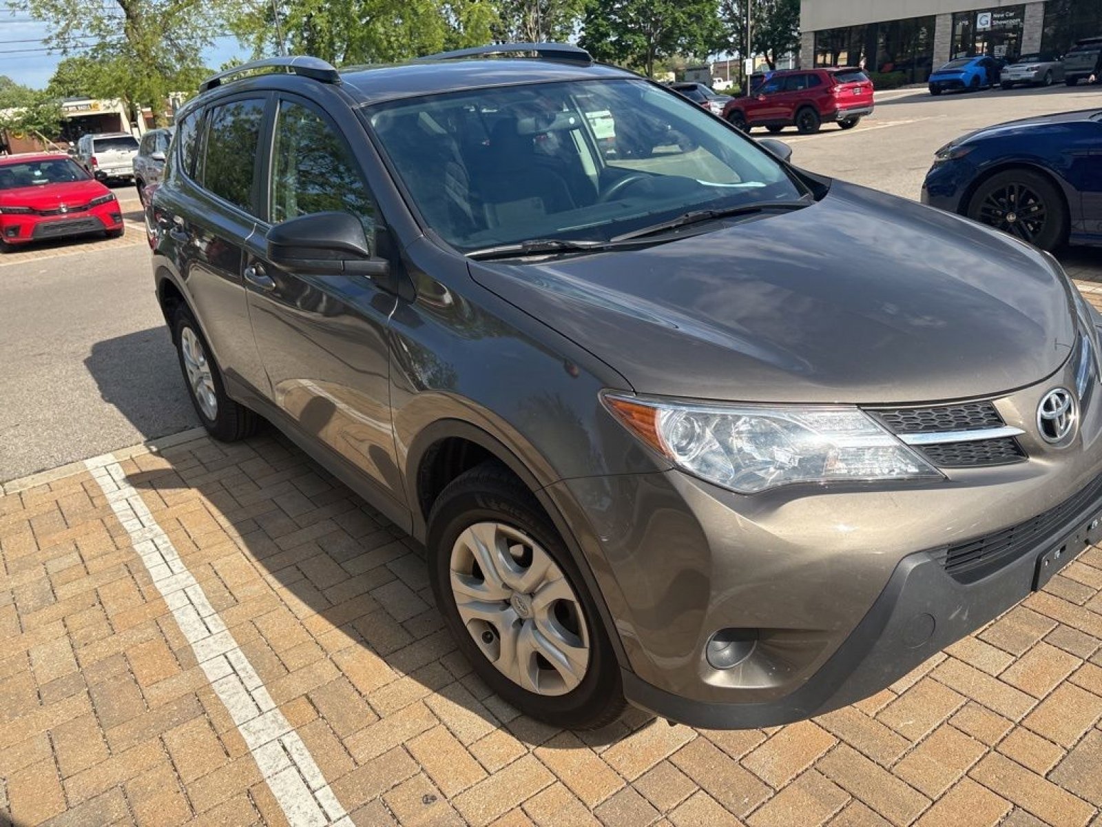 Used 2015 Toyota RAV4 LE AWD/4WD image 4