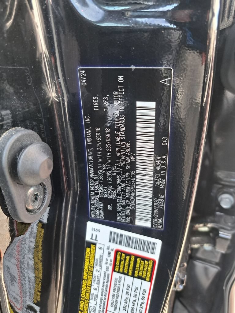 Used 2024 Toyota Highlander XLE FWD image 27