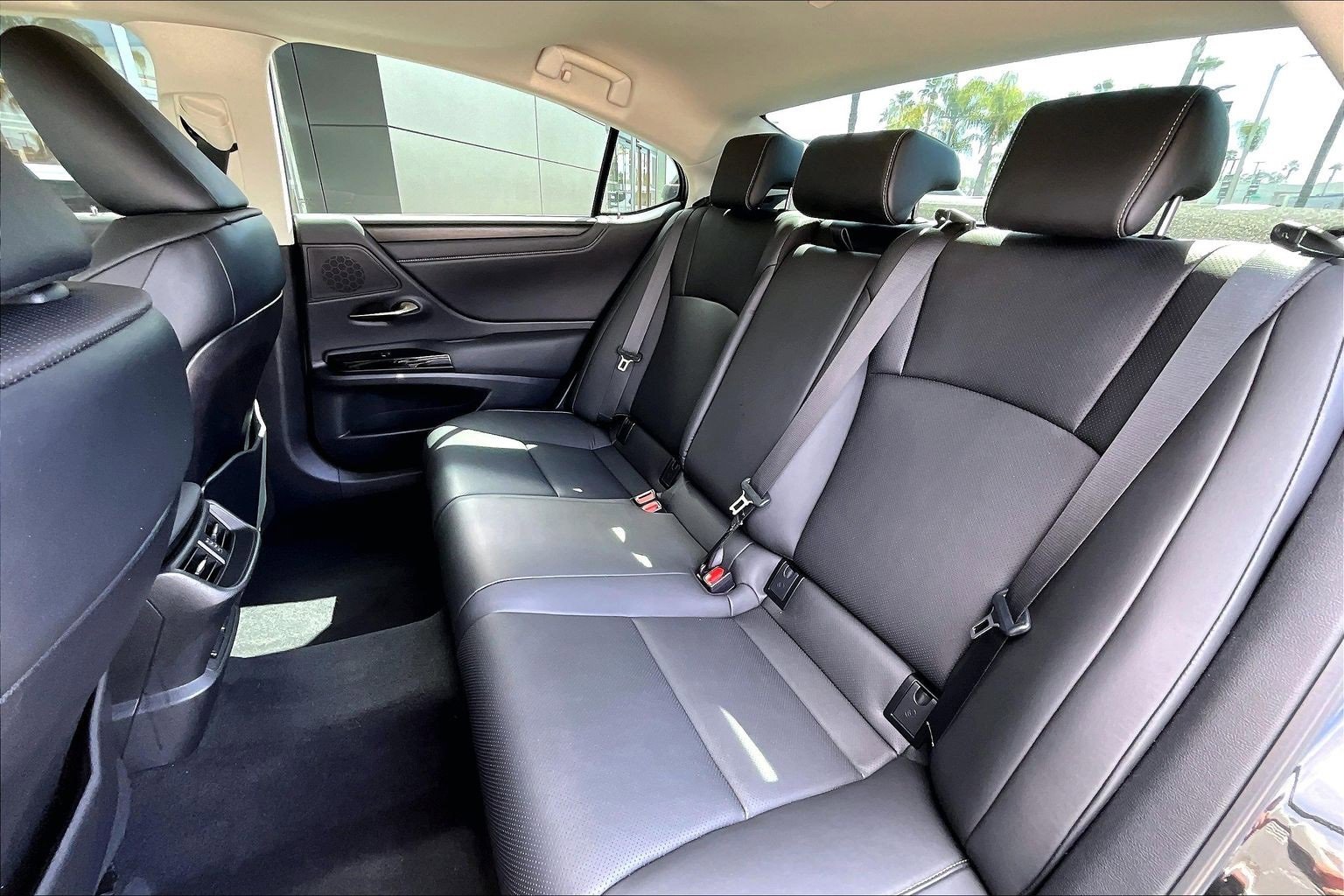 Used 2024 Lexus ES 350 w/ Premium Package image 26