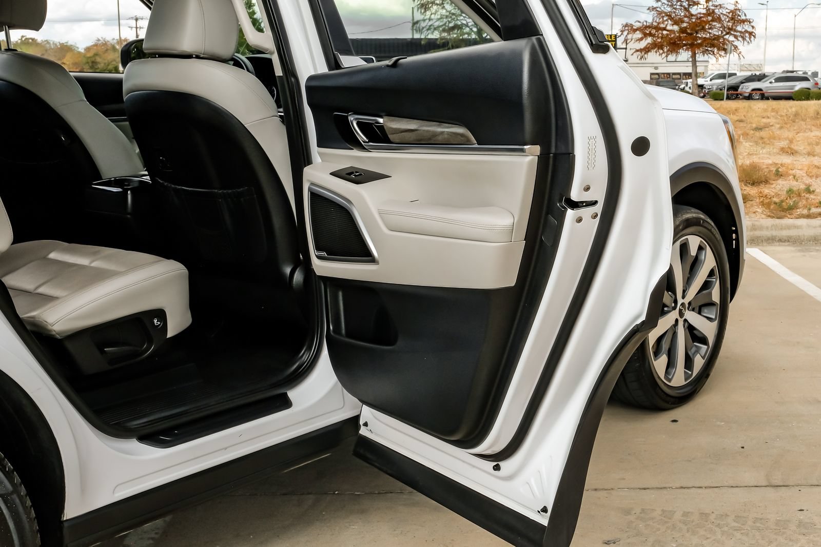 Used 2022 Kia Telluride EX w/ EX Premium Package FWD image 49