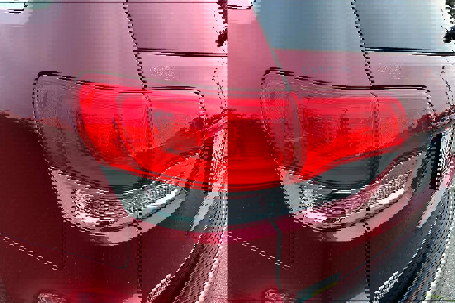 Used 2015 Jeep Grand Cherokee Limited w/ Luxury Group II image 28