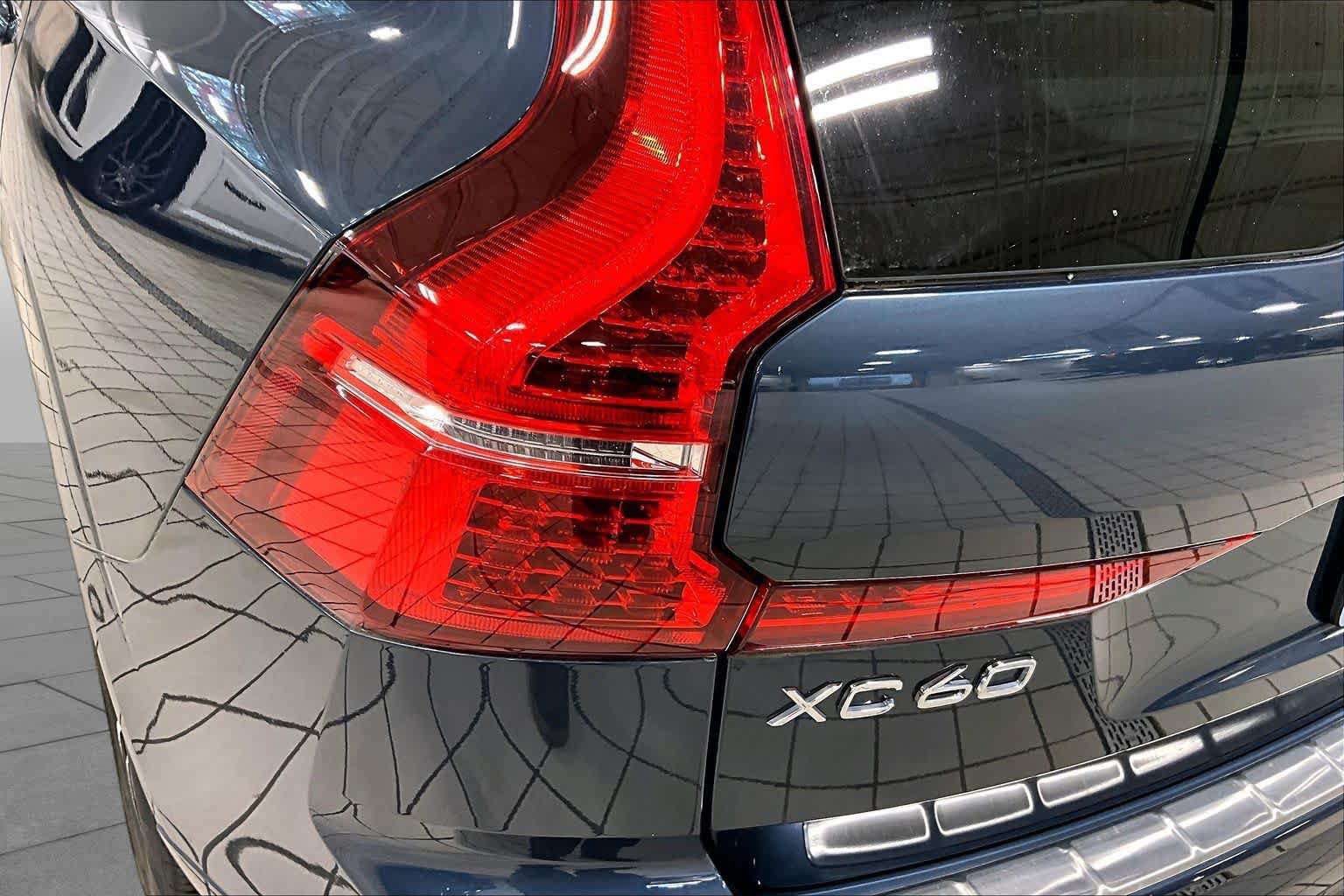 Used 2024 Volvo XC60 B5 Core w/ Protection Package Premier AWD/4WD image 27