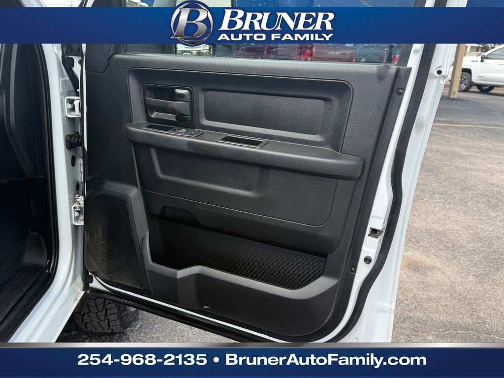 Used 2024 RAM 3500 Tradesman w/ Chrome Appearance Group AWD/4WD image 13
