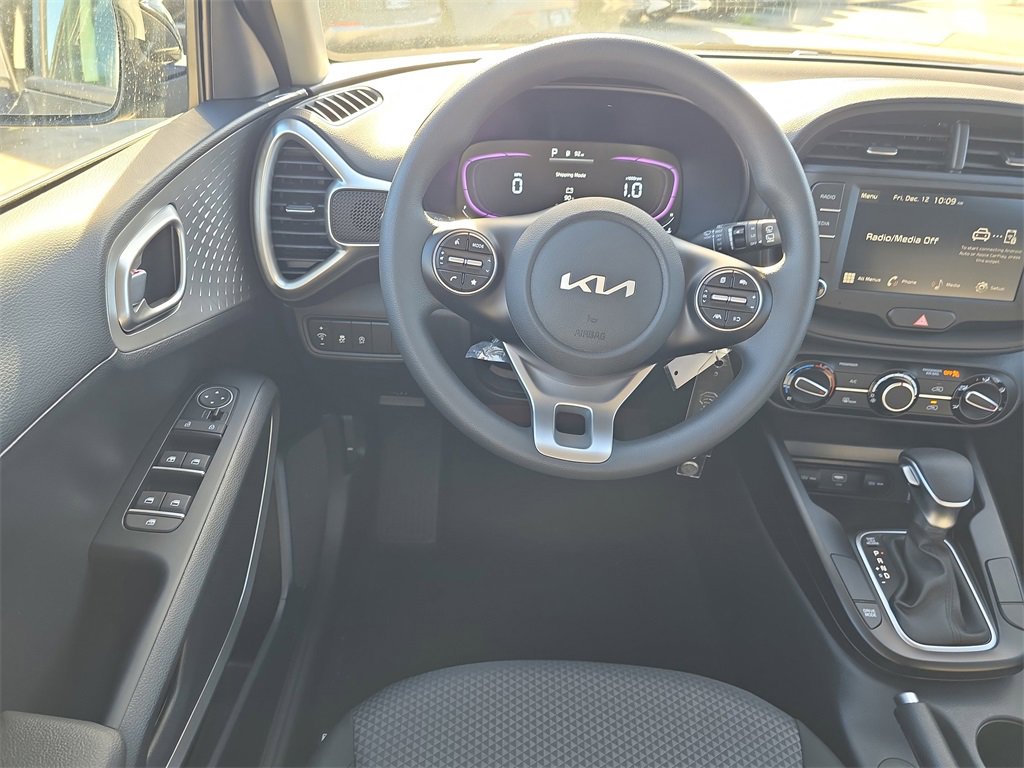 New 2025 Kia Soul LX image 15