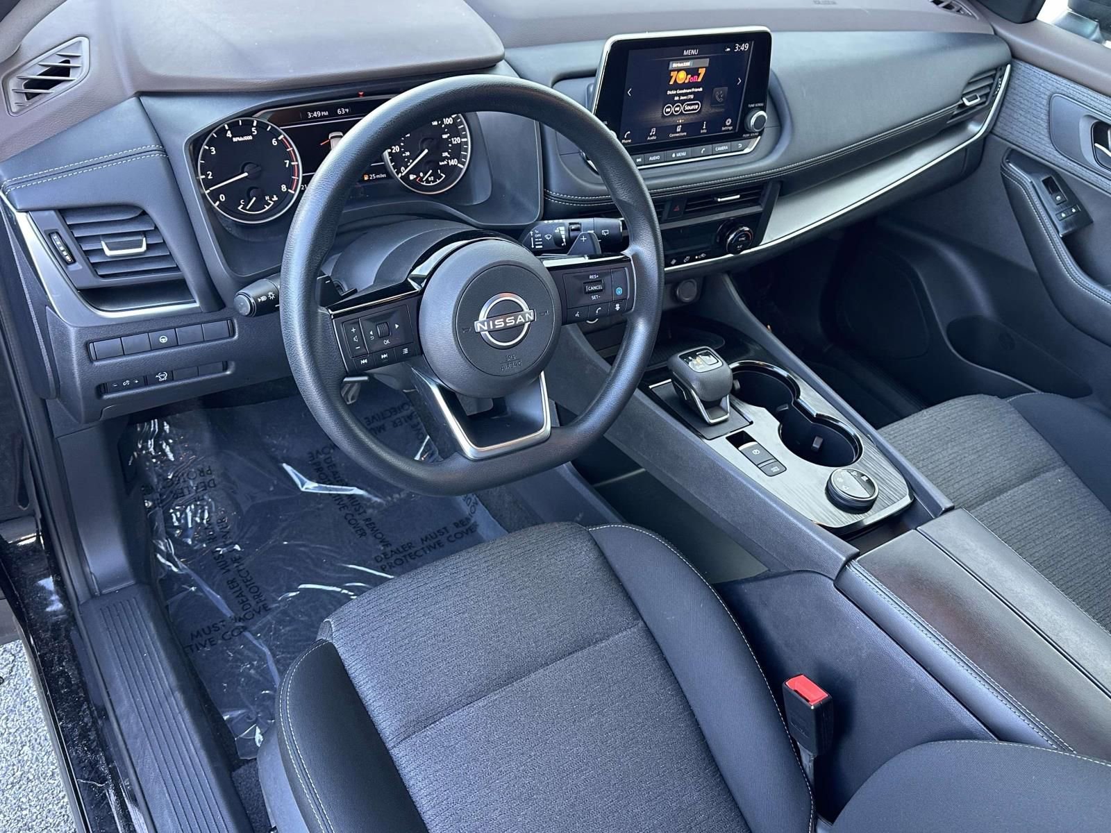 Used 2023 Nissan Rogue SV image 11