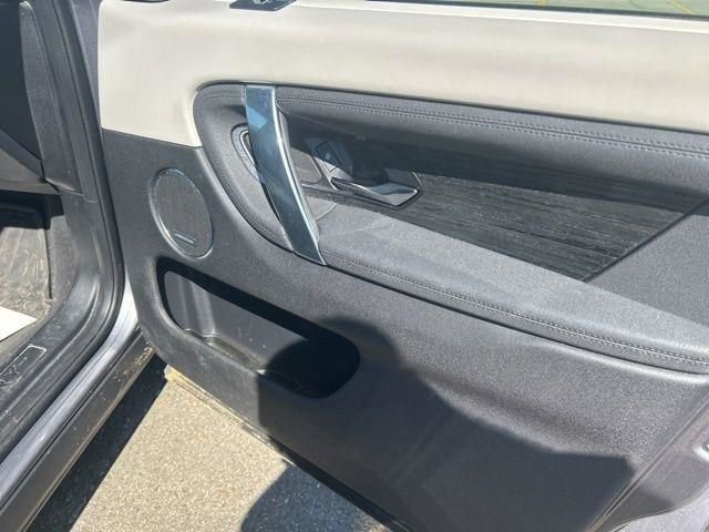 Used 2021 Land Rover Discovery Sport SE image 23