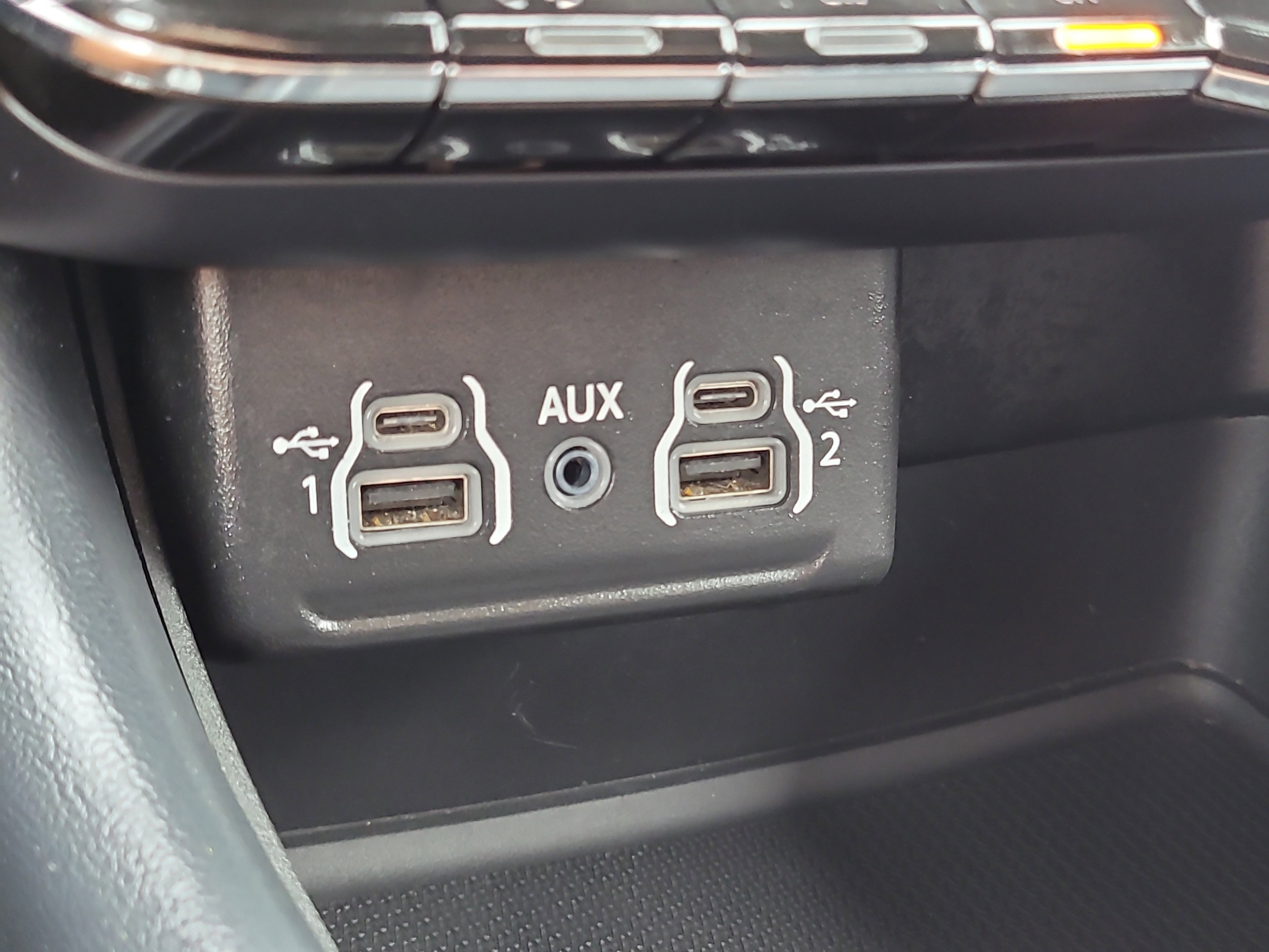 Used 2024 Dodge Durango SXT image 25