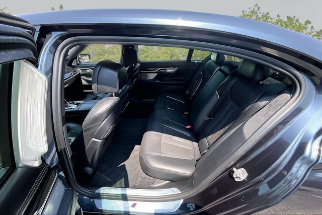 Used 2018 BMW 750i xDrive AWD/4WD image 24