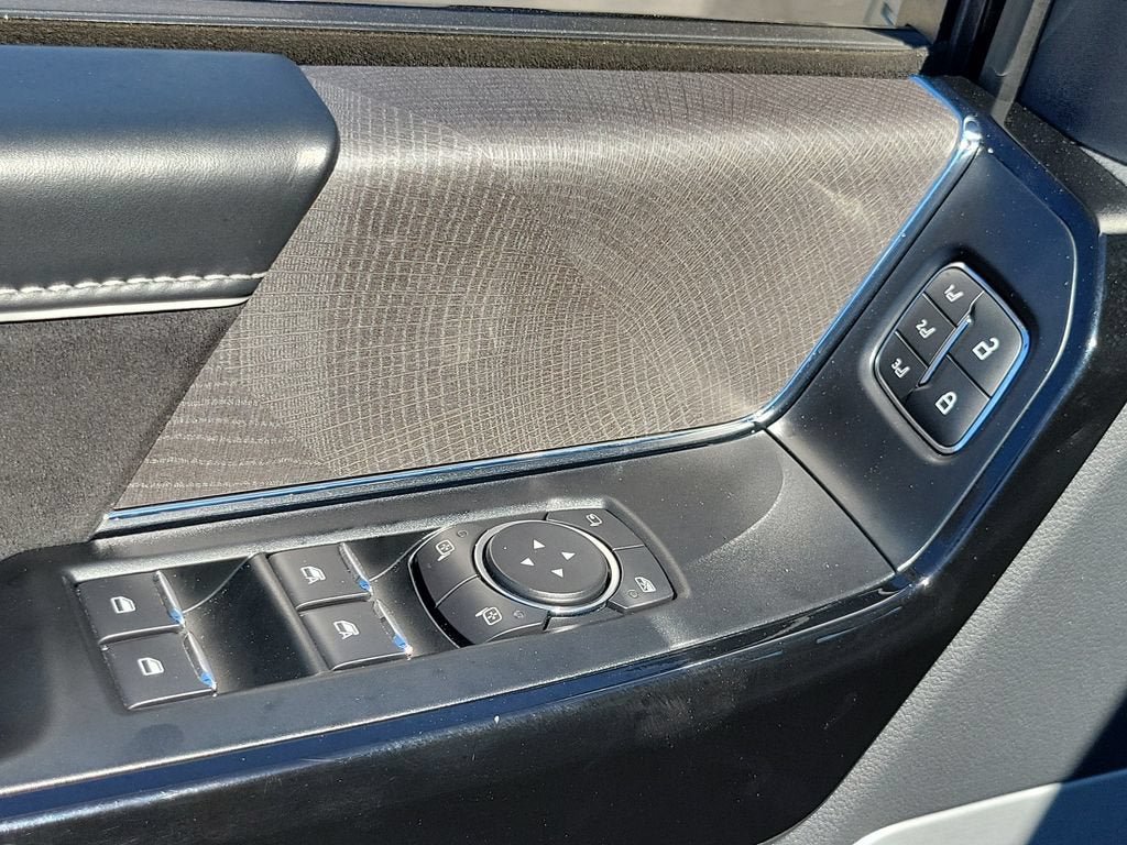Used 2023 Ford F150 Lightning Platinum AWD/4WD image 22