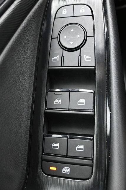 Used 2025 Nissan Rogue S AWD/4WD image 26