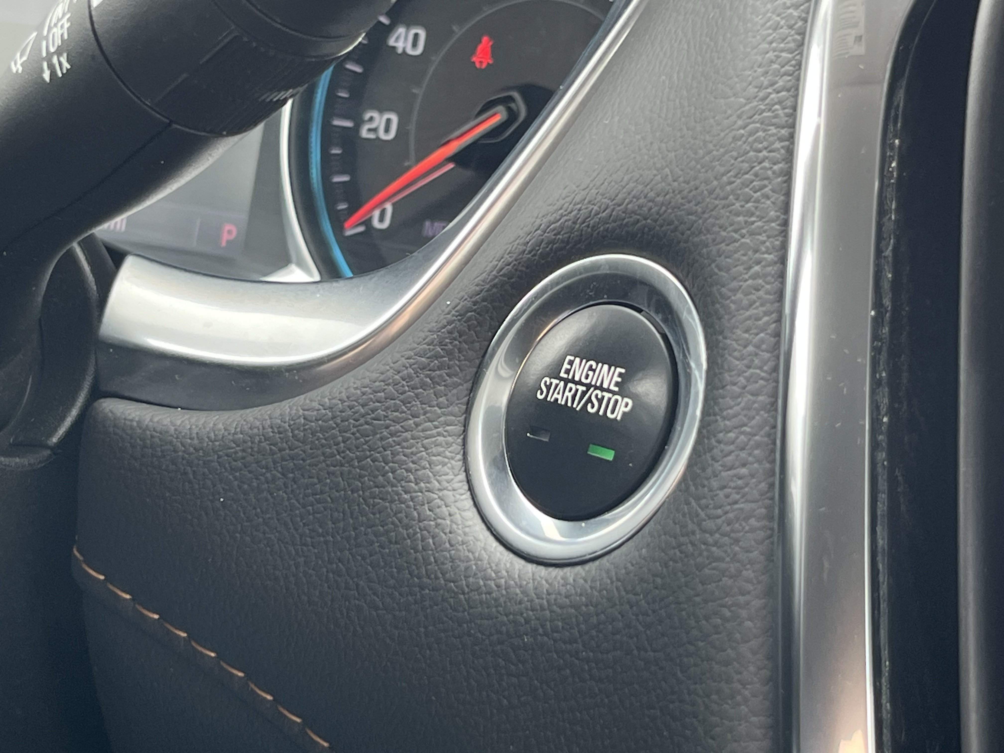 Used 2021 Chevrolet Traverse LT w/ LPO, Blackout Package AWD/4WD image 38