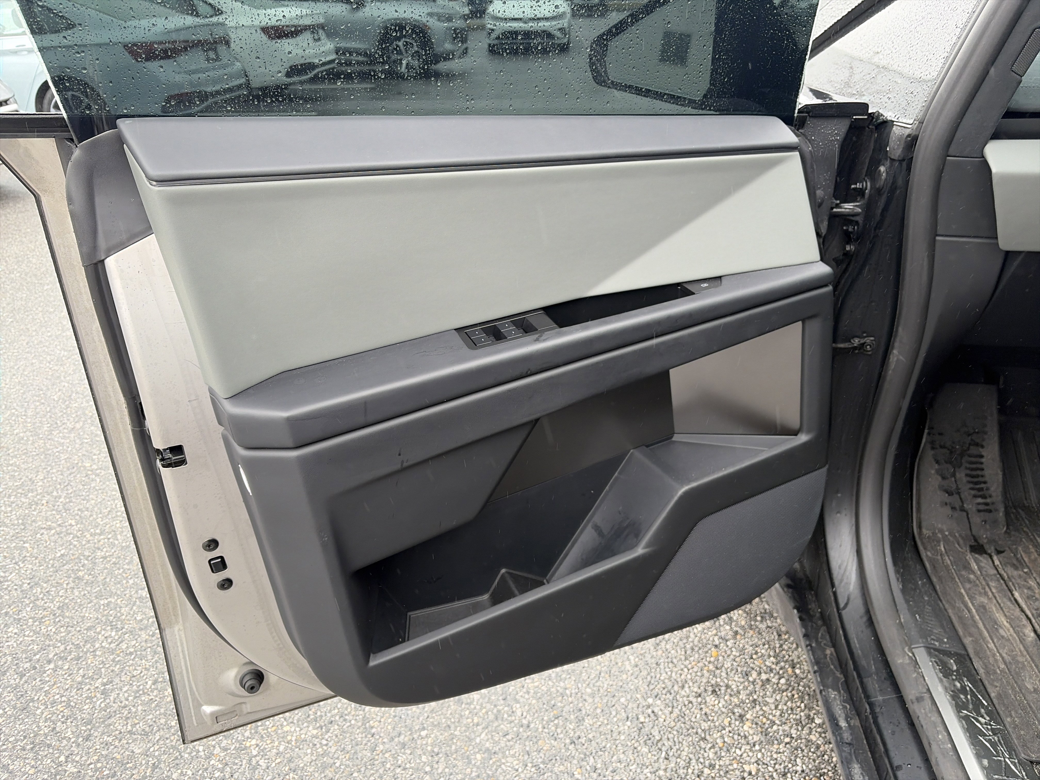 Used 2024 Tesla Cybertruck Cyberbeast image 11