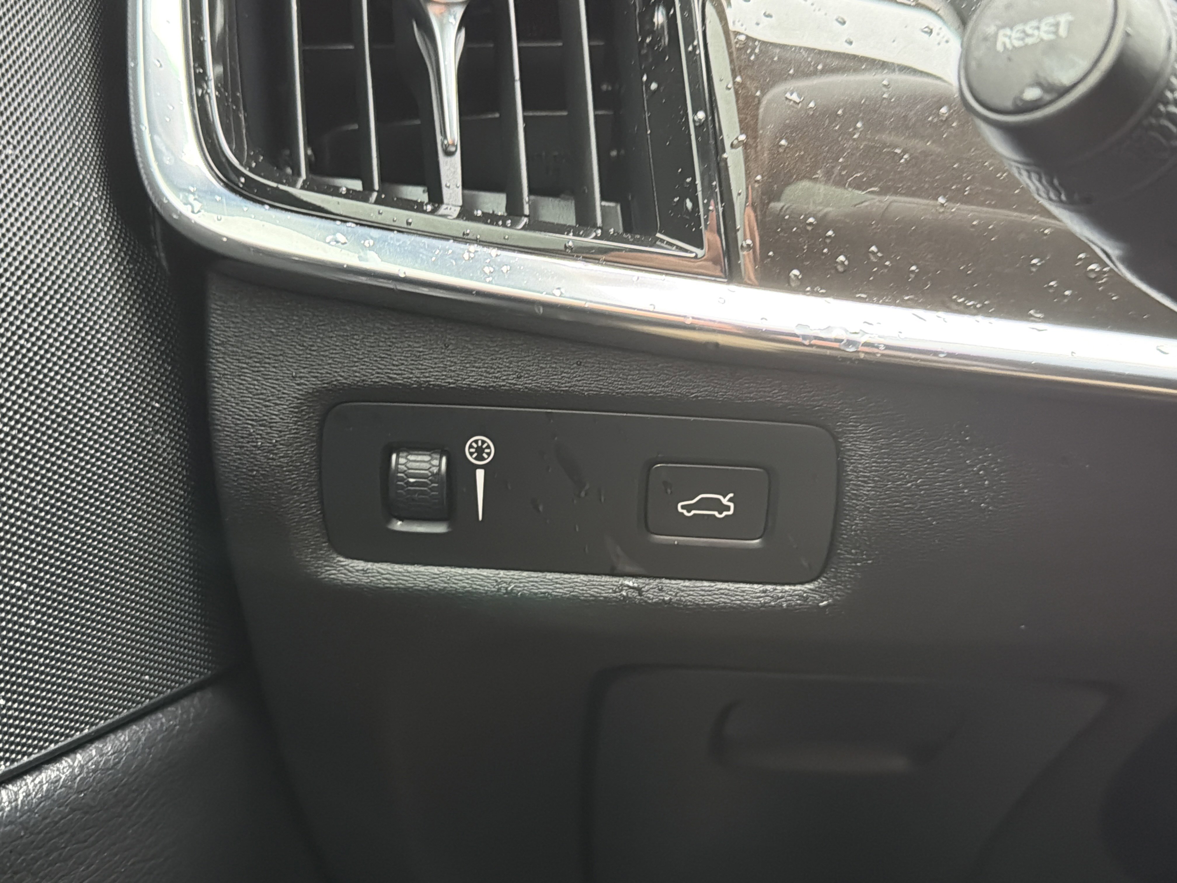 Used 2018 Volvo S90 T5 Momentum w/ Convenience Package AWD/4WD image 16