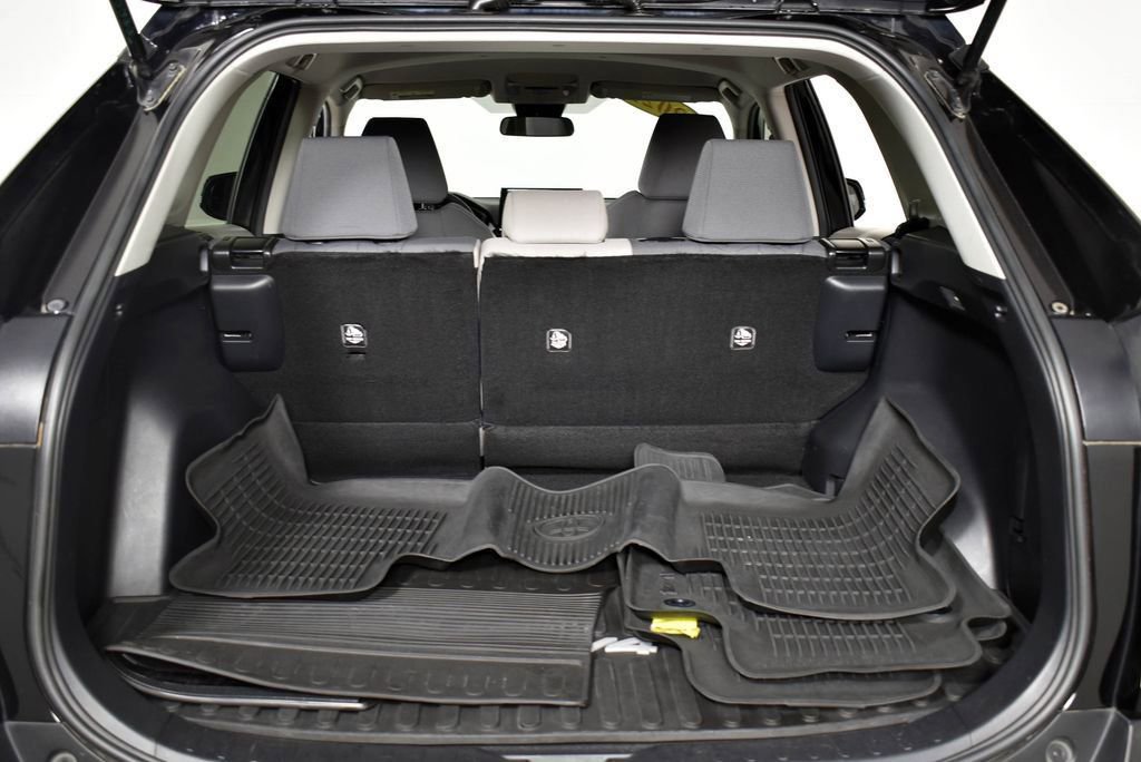Used 2021 Toyota RAV4 XLE image 22