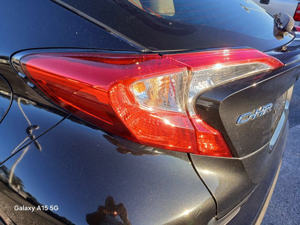 Used 2020 Toyota C-HR LE FWD image 13