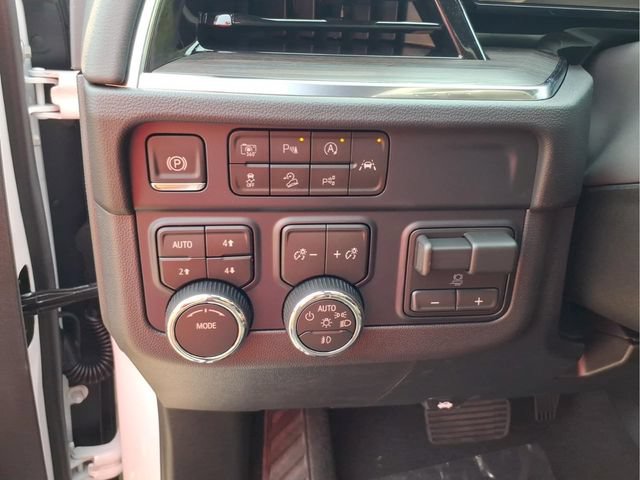 New 2026 Chevrolet Suburban LT w/ Comfort Package AWD/4WD image 19