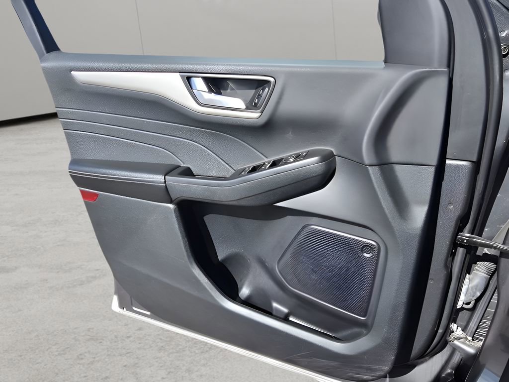 Used 2022 Ford Escape SEL image 17