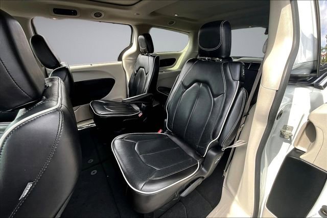 Used 2023 Chrysler Pacifica Limited image 21