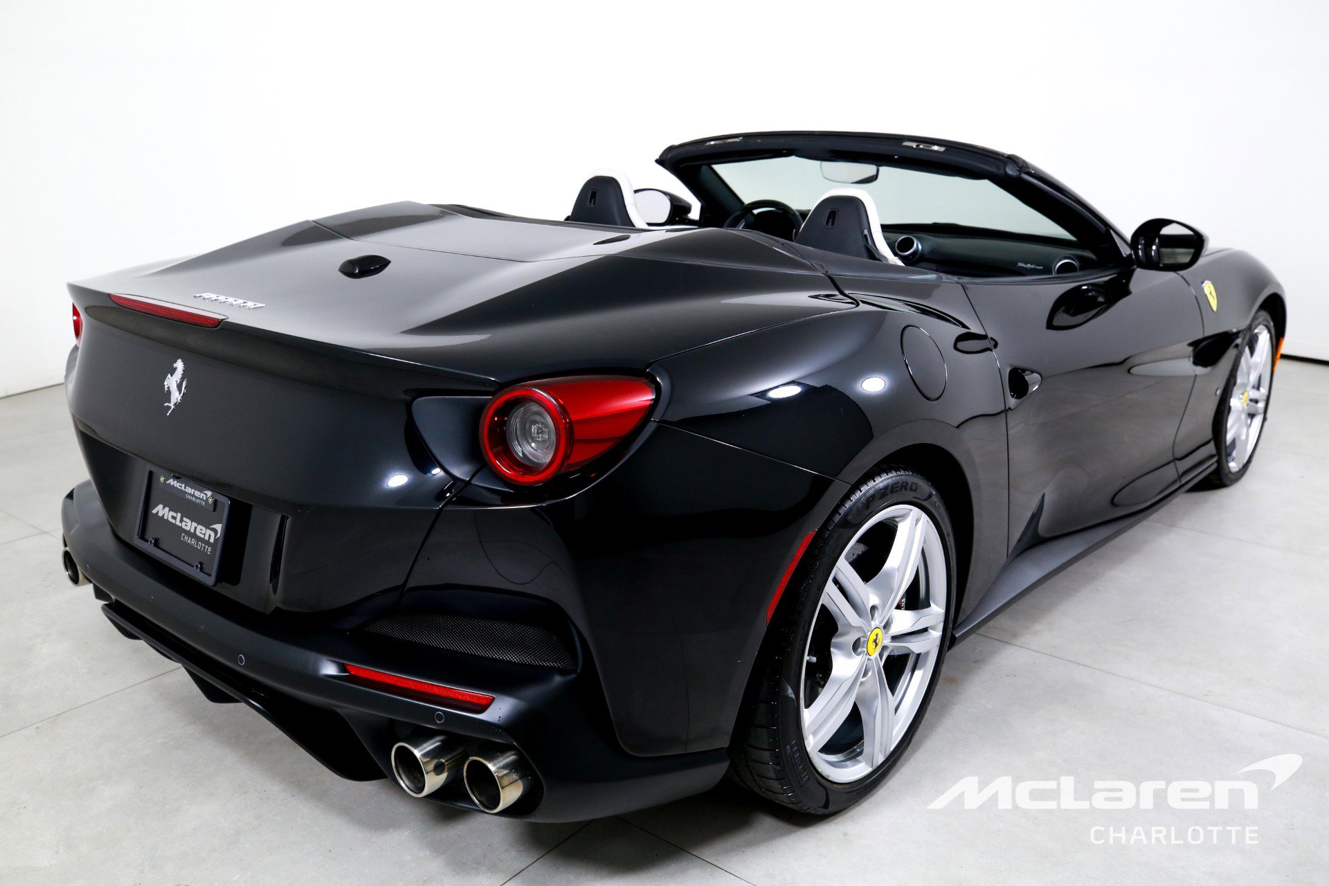 Used 2020 Ferrari Portofino image 9