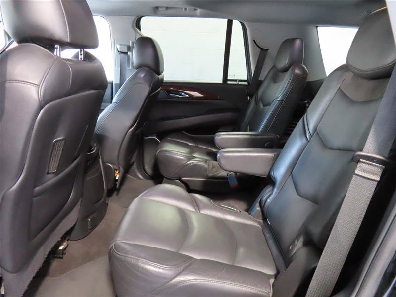Used 2020 Cadillac Escalade Premium Luxury AWD/4WD image 33