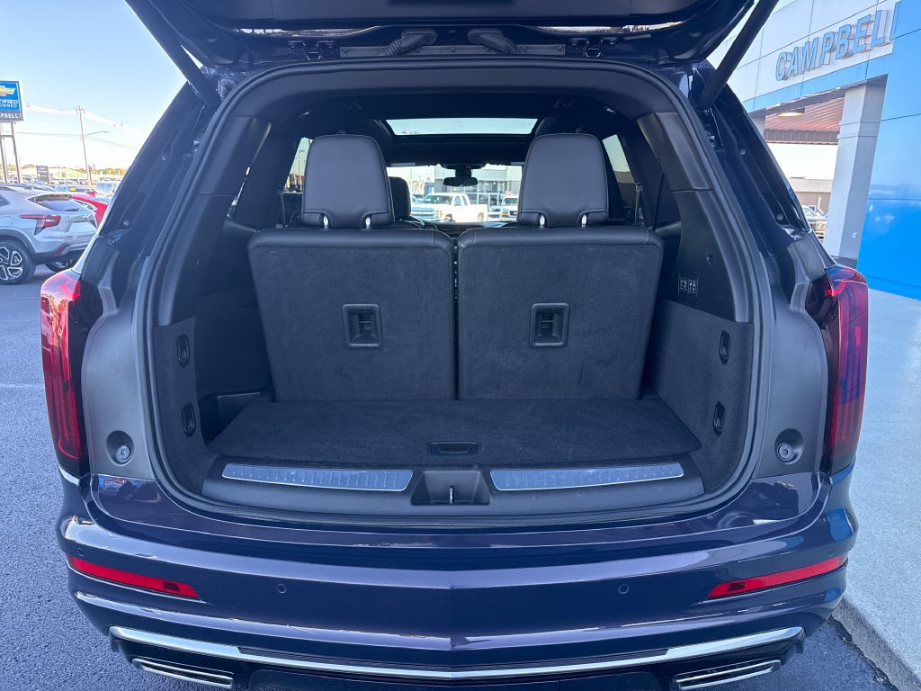 Used 2025 Cadillac XT6 Premium Luxury FWD image 37