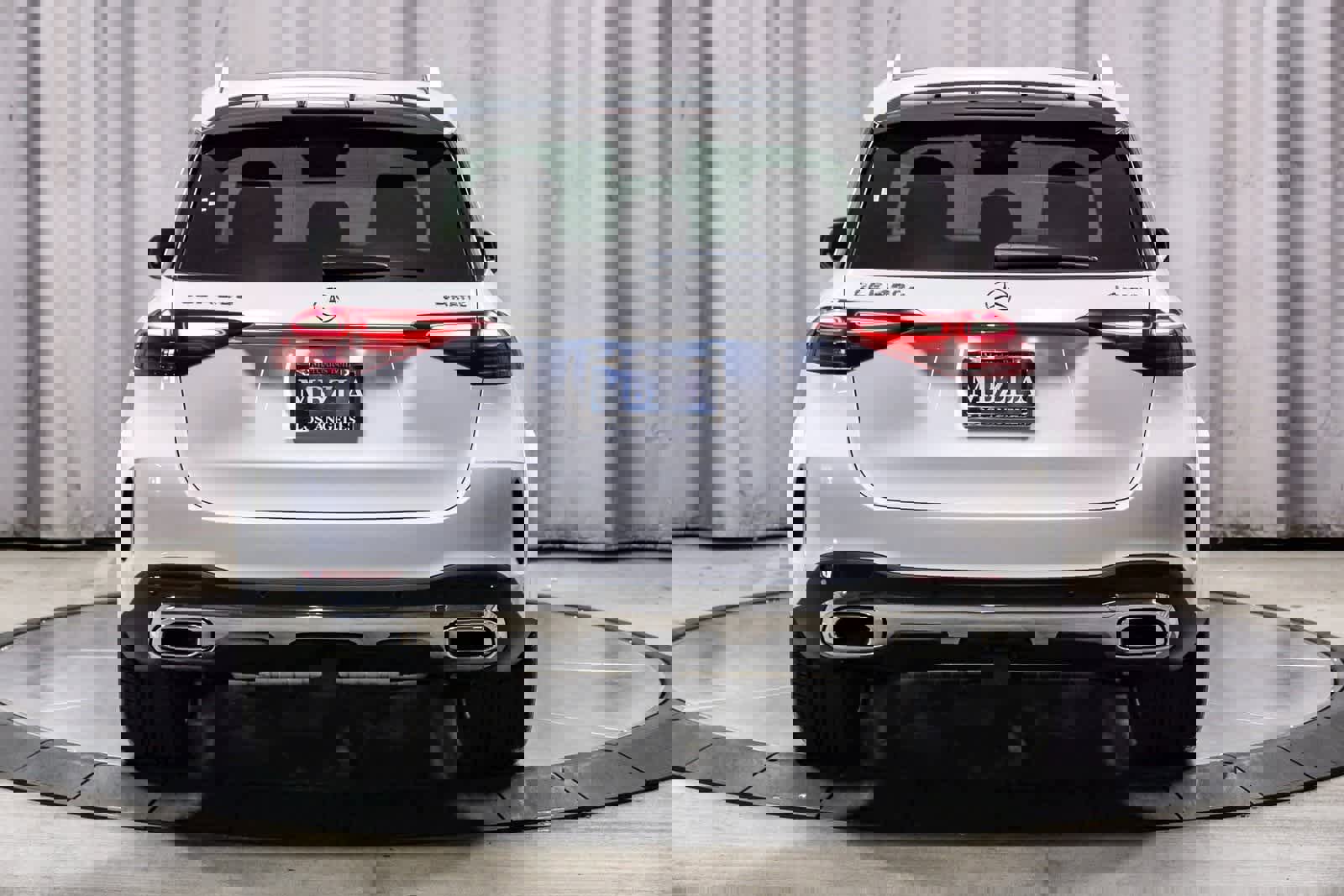 Used 2026 Mercedes-Benz GLE 450e 4MATIC image 3