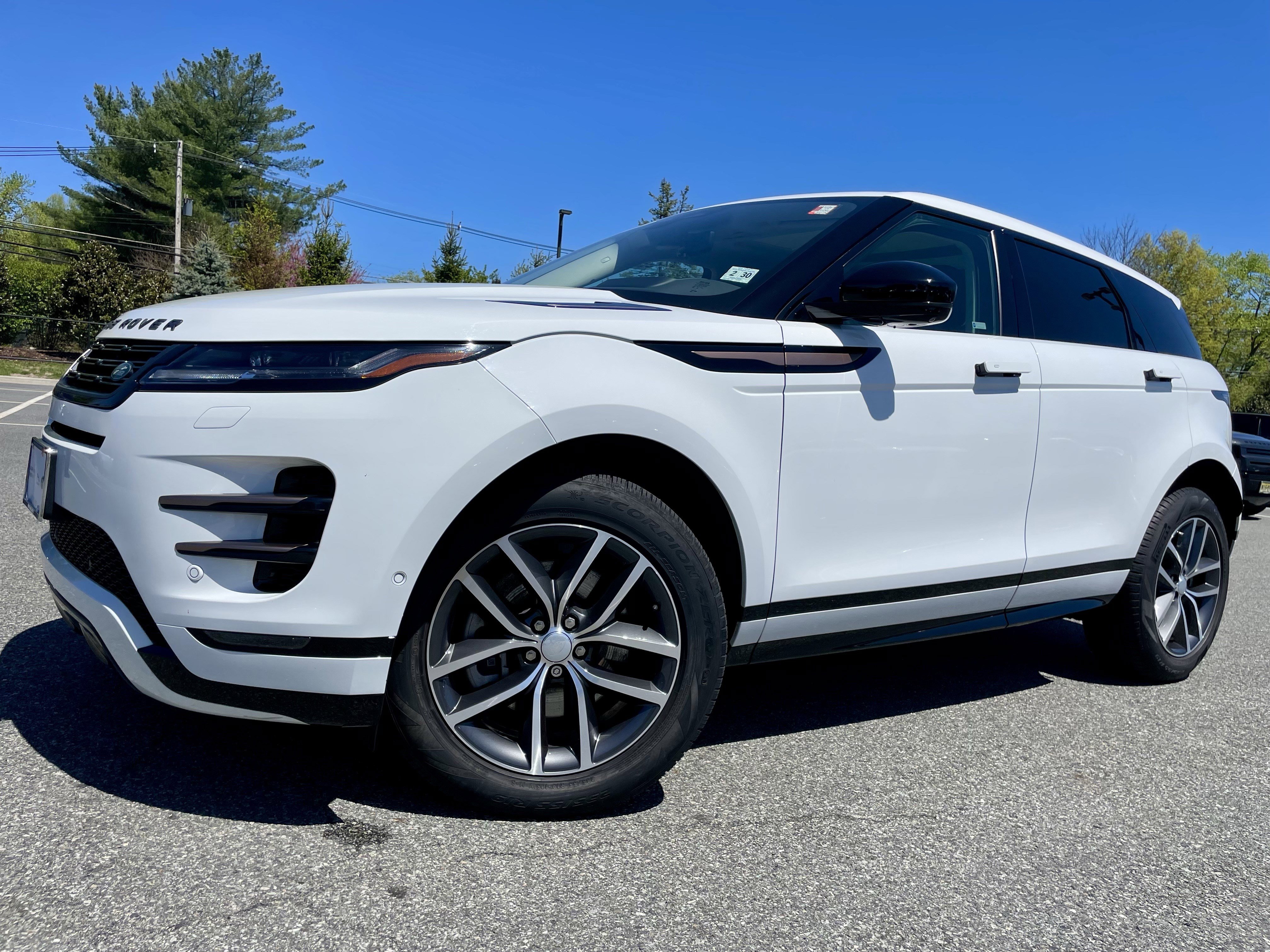 Certified 2025 Land Rover Range Rover Evoque Dynamic SE AWD/4WD image 35