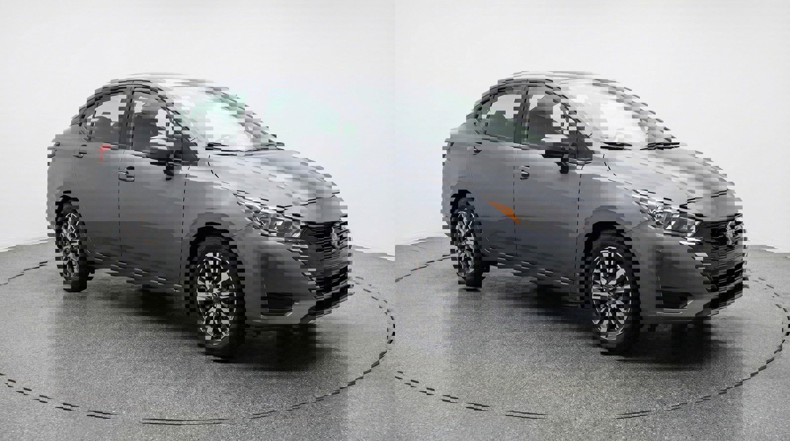 Used 2025 Nissan Versa SV image 1