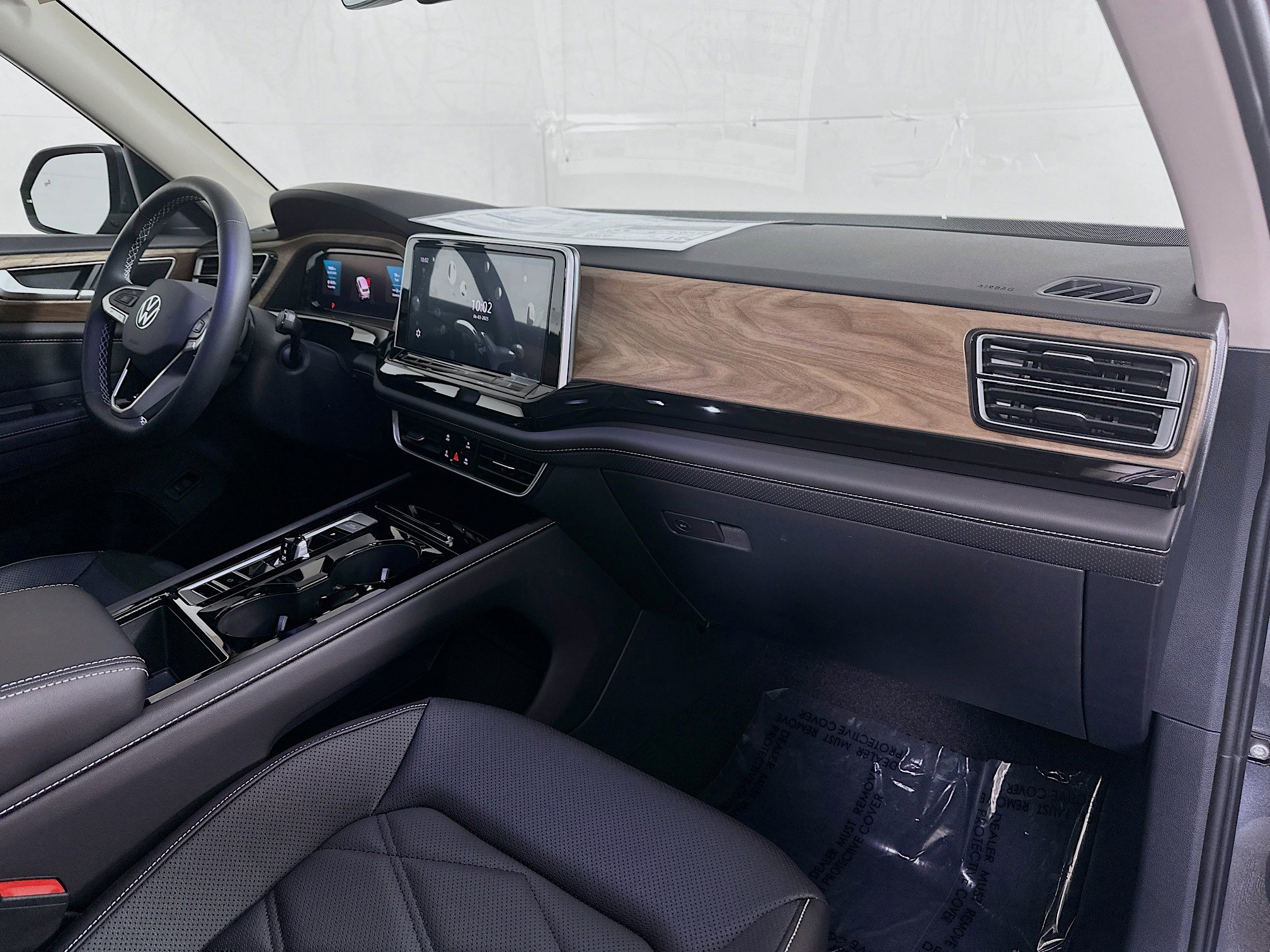 New 2025 Volkswagen Atlas SE image 29