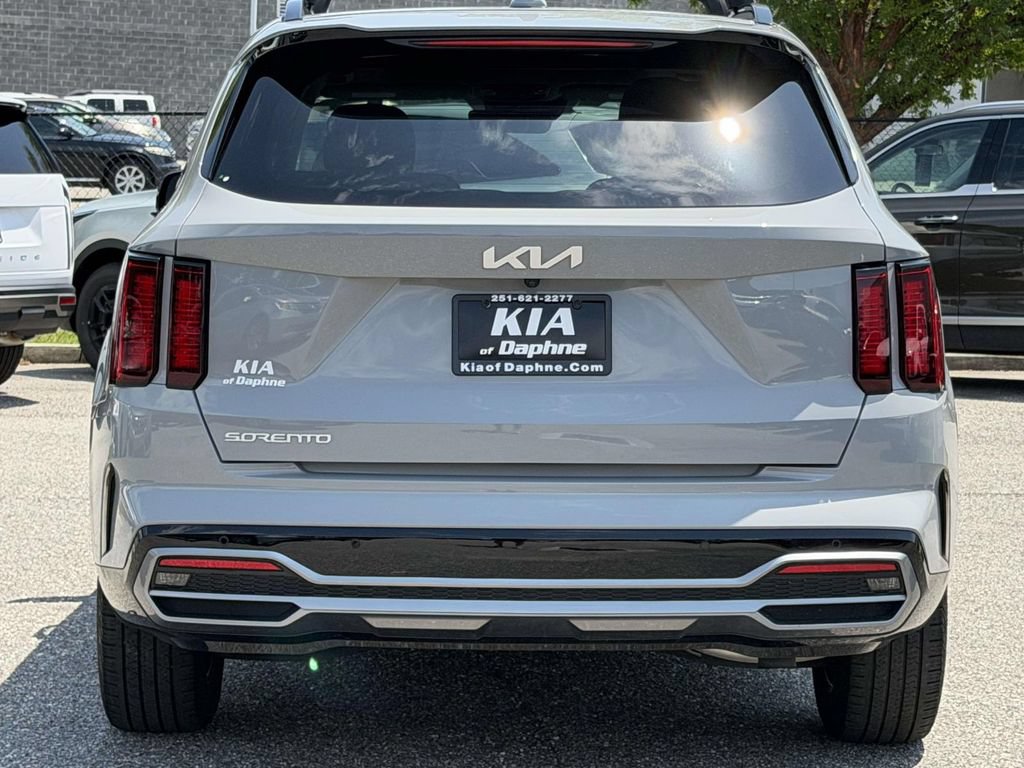 Used 2023 Kia Sorento EX w/ Panoramic Sunroof Package FWD image 3