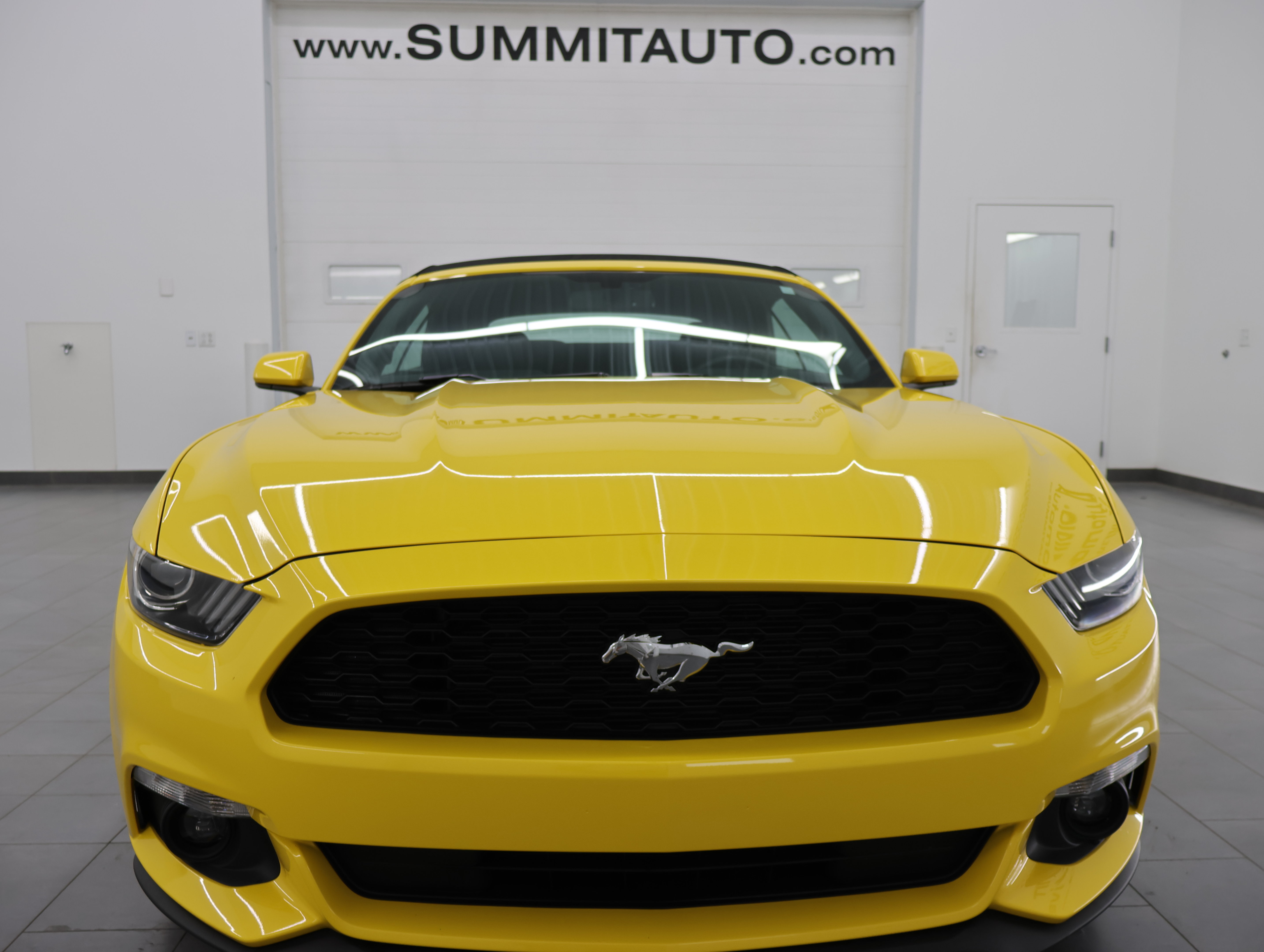 Used 2016 Ford Mustang Convertible w/ Equipment Group 051A RWD image 20