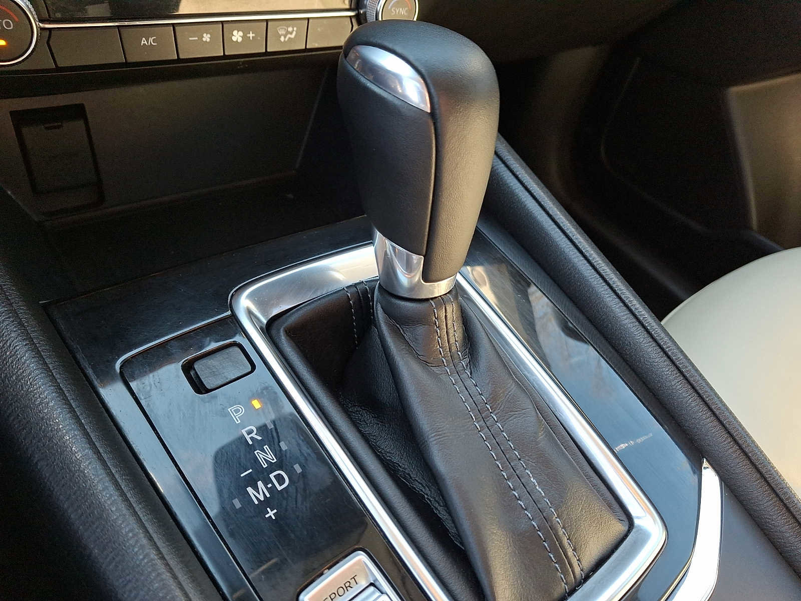 Used 2019 MAZDA CX-5 Touring image 13