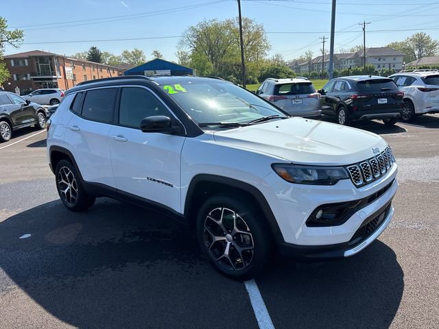 Used 2024 Jeep Compass Limited AWD/4WD image 2