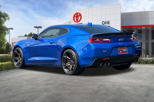 Used 2018 Chevrolet Camaro SS RWD image 6