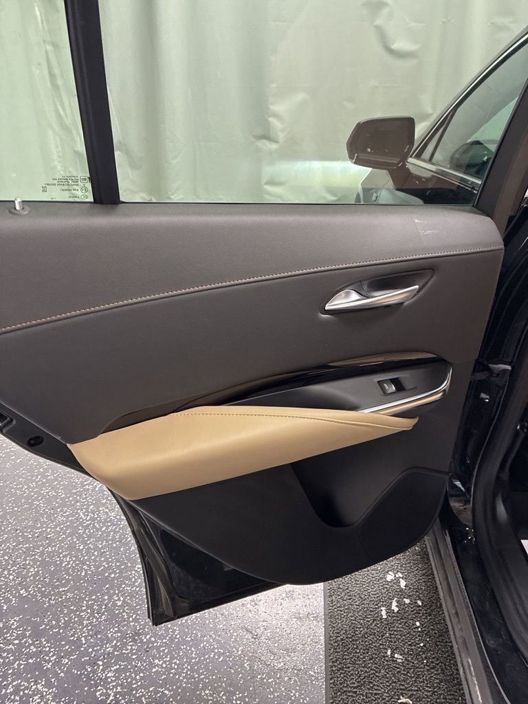Used 2024 Cadillac XT4 Luxury w/ LPO, Floor Liner Package image 18
