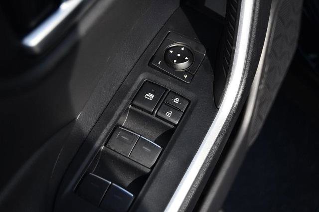 Used 2025 Toyota RAV4 XLE image 9