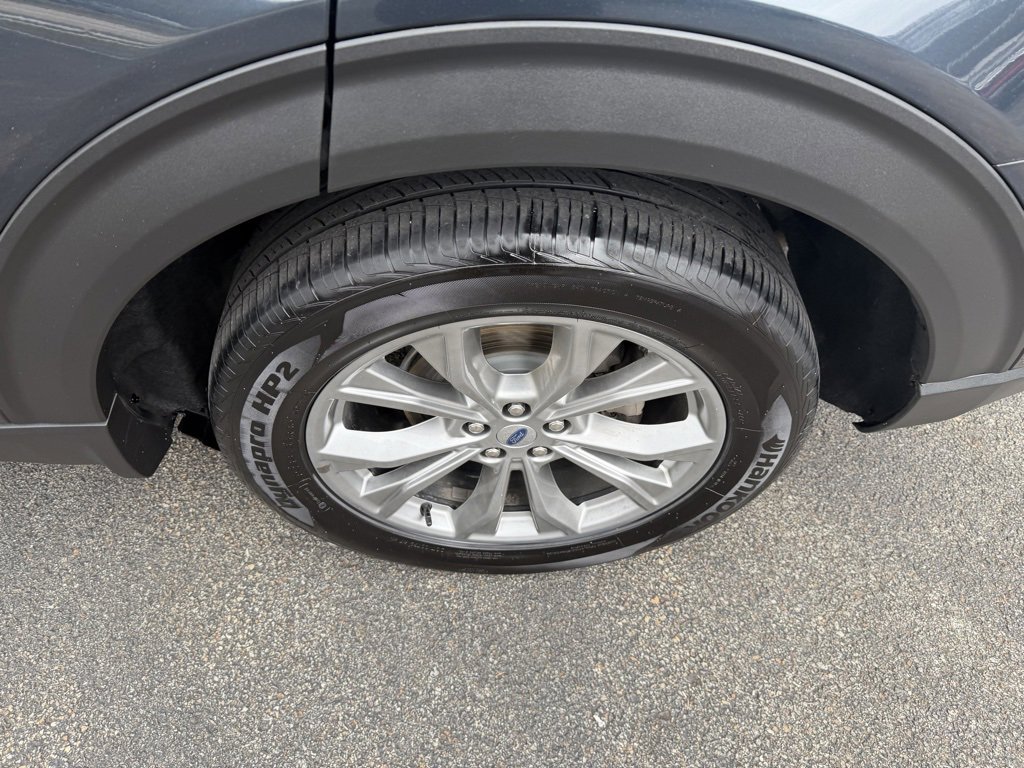 Used 2022 Ford Explorer Limited w/ Equipment Group 301A image 11