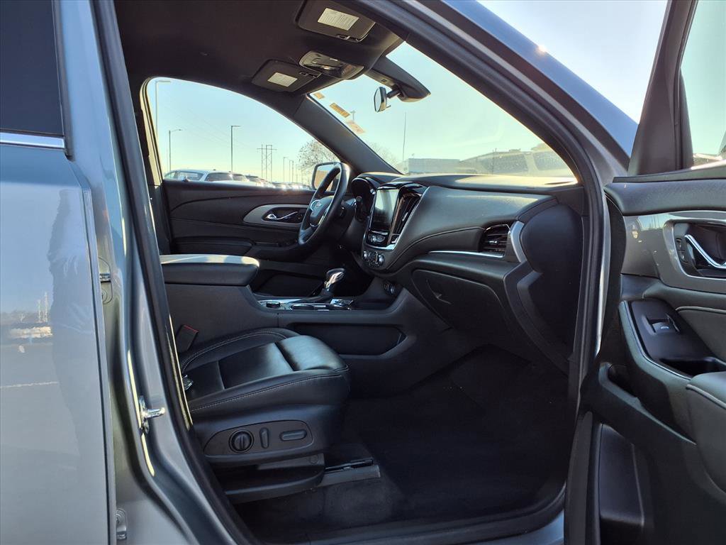 Used 2023 Chevrolet Traverse LT w/ LPO, Floor Liner Package image 28