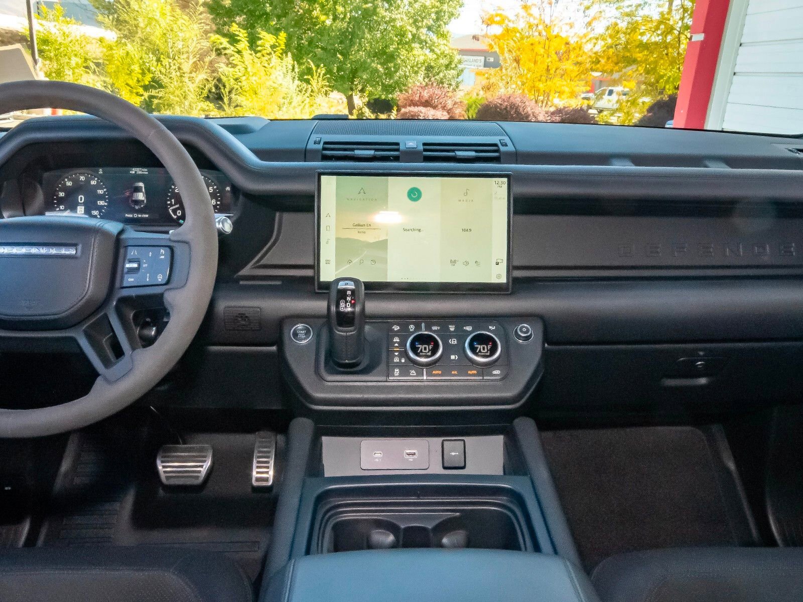 Used 2022 Land Rover Defender 110 V8 image 23