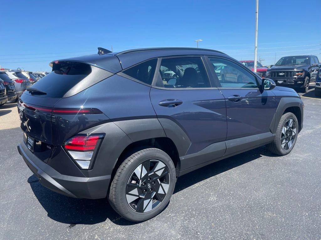 Used 2024 Hyundai Kona SEL AWD/4WD image 4