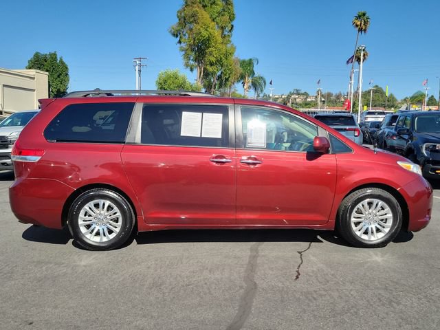 Used 2014 Toyota Sienna XLE FWD image 35