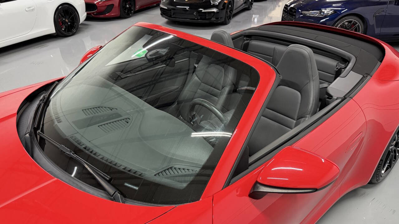 Used 2023 Porsche 911 Carrera image 33