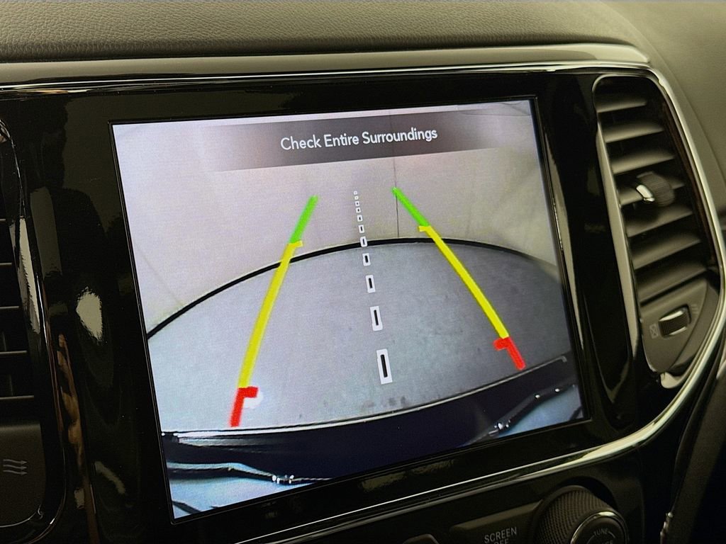 Used 2020 Jeep Grand Cherokee Overland image 15