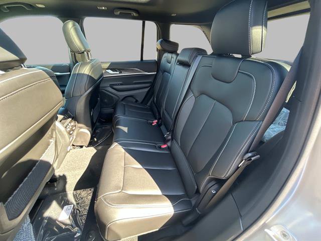 New 2025 Jeep Grand Cherokee Limited image 6