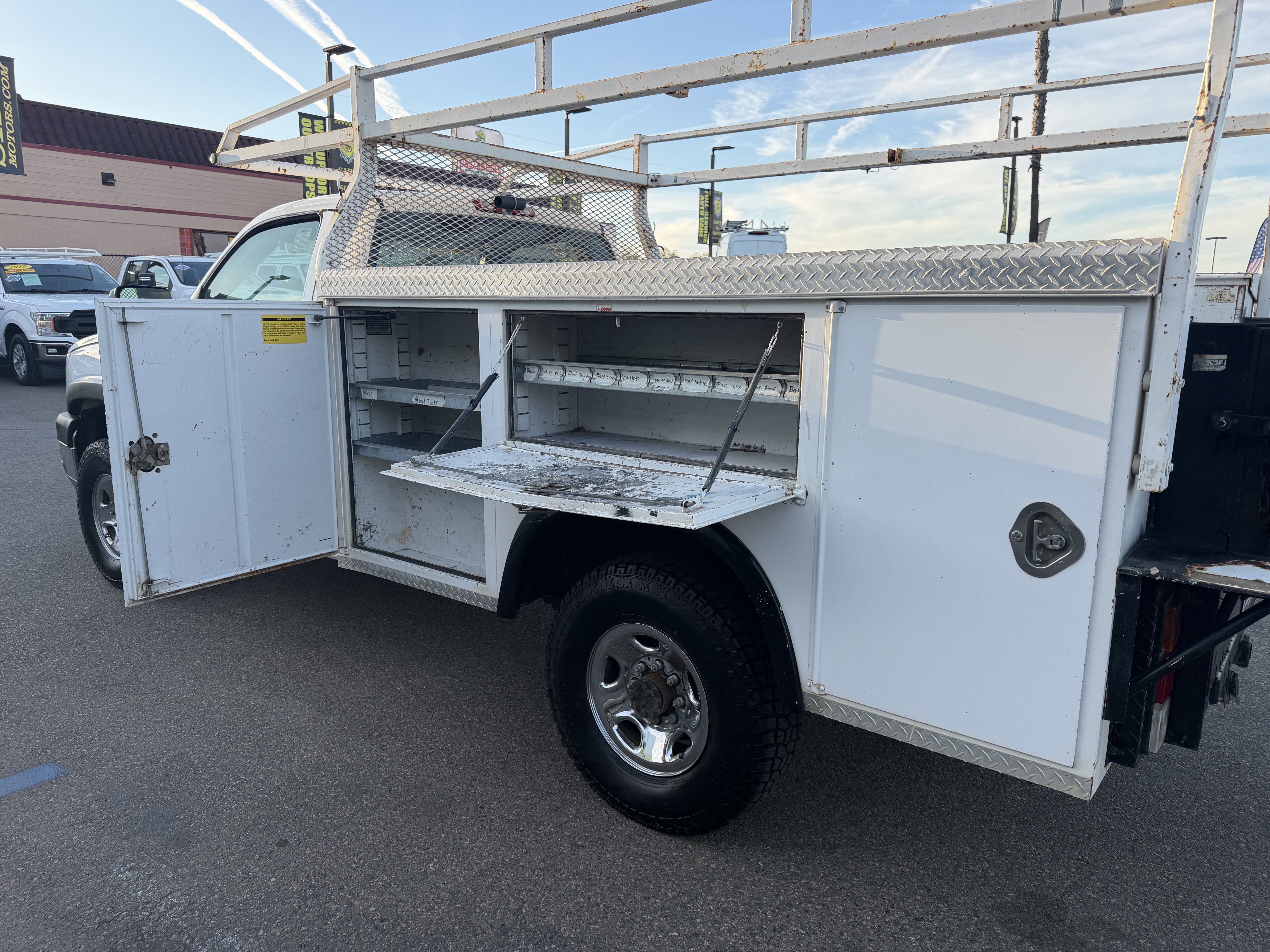 Used 2004 Chevrolet Silverado 2500 2WD Regular Cab image 10