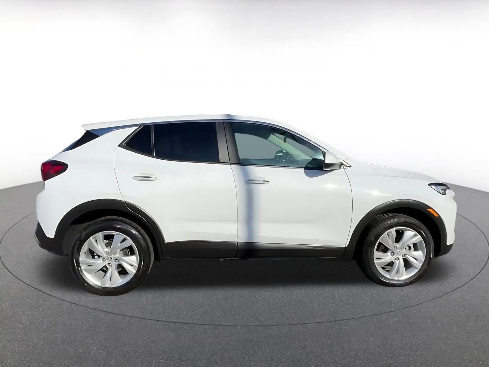 Used 2025 Buick Encore GX Preferred AWD/4WD image 16