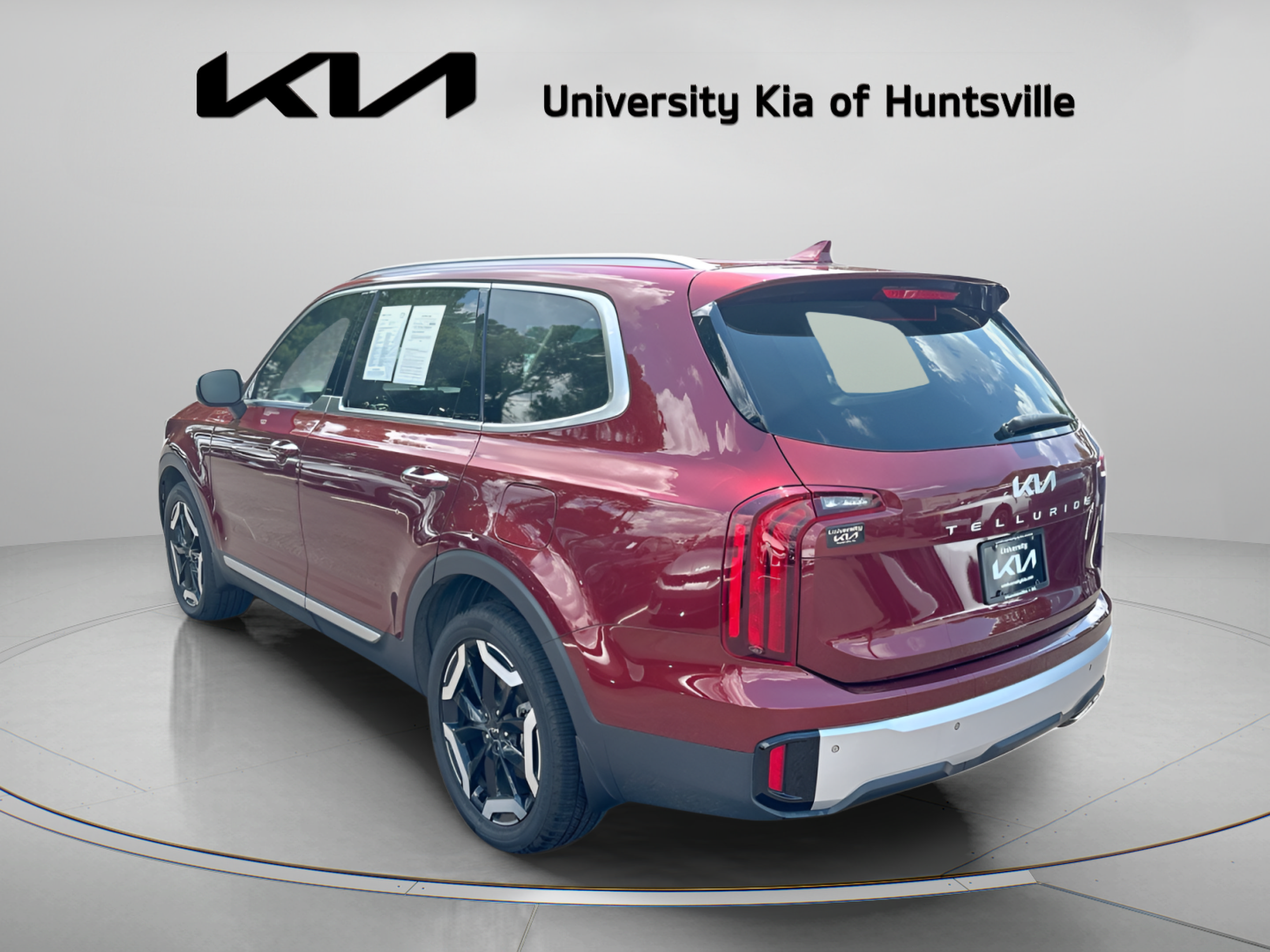 Used 2024 Kia Telluride S w/ S Sunroof Package FWD image 6