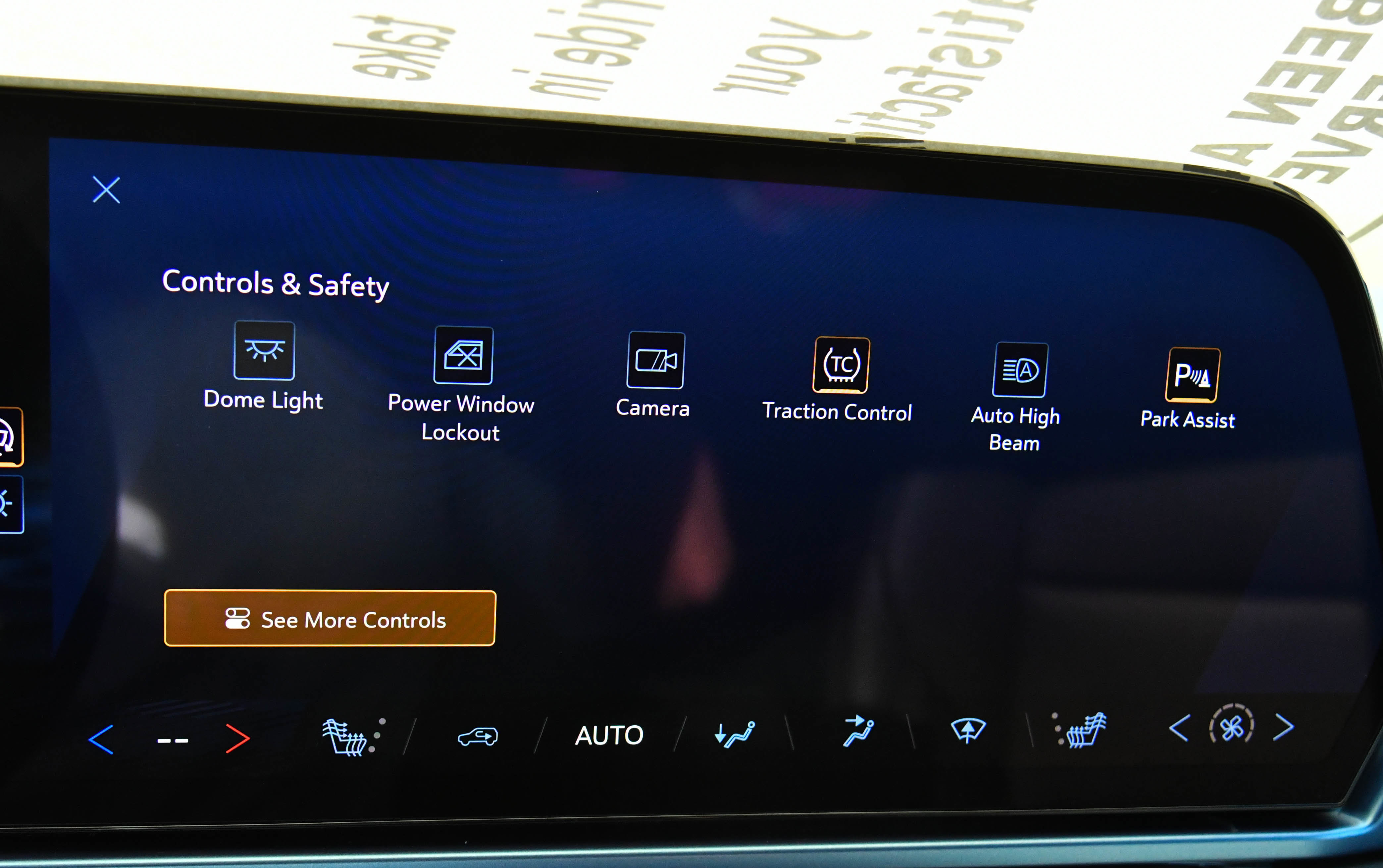 Used 2025 Chevrolet Equinox EV LT w/ Convenience Package FWD image 29